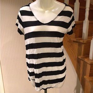 🛍3 for $30🛍Dynamite Black and white striped slip on short sleeve tee shirt